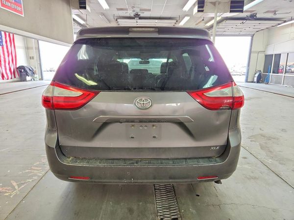2016 TOYOTA SIENNA