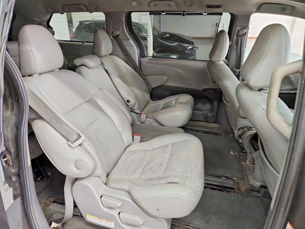 2016 TOYOTA SIENNA