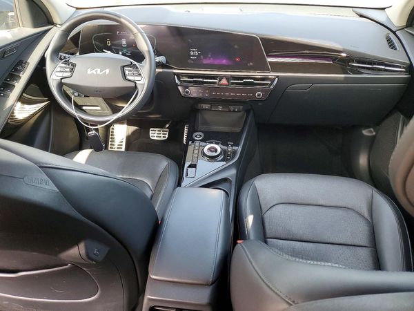 2023 KIA NIRO