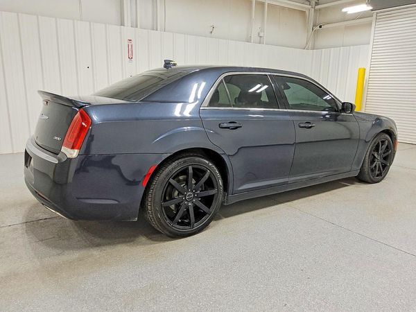 2018 CHRYSLER 300