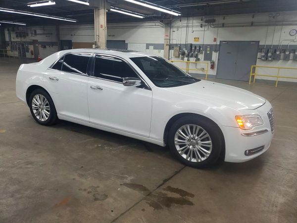 2012 CHRYSLER 300 Limited — Passenger 3/4