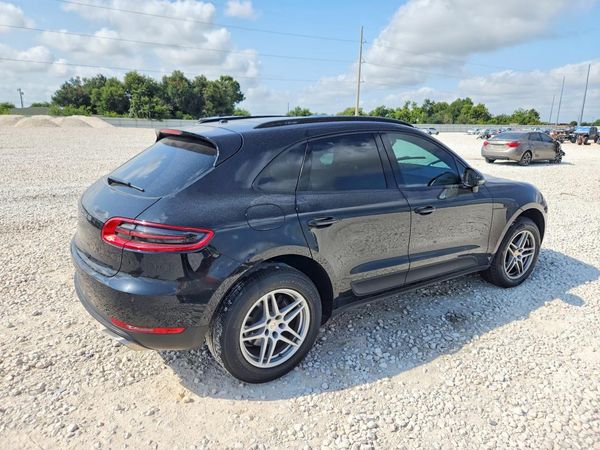 2017 PORSCHE MACAN