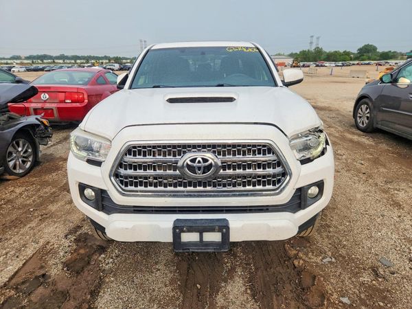 2017 TOYOTA TACOMA
