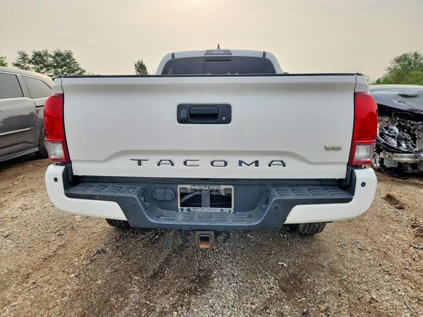 2017 TOYOTA TACOMA