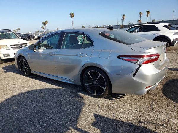 2018 TOYOTA CAMRY