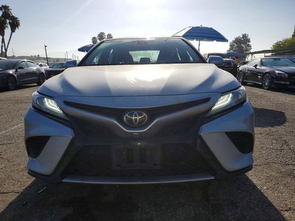 2018 TOYOTA CAMRY