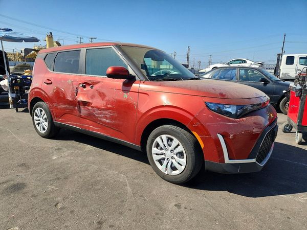 2023 KIA SOUL LX, S