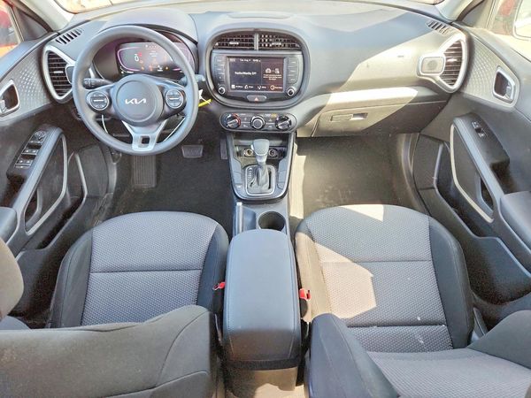 2023 KIA SOUL LX, S