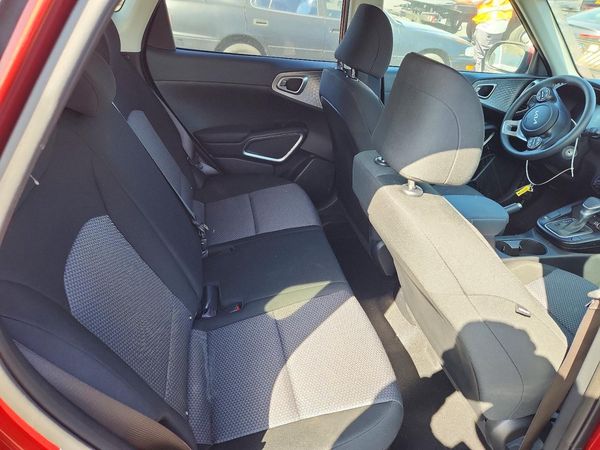 2023 KIA SOUL LX, S