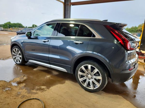 2019 CADILLAC XT4 Premium Luxury