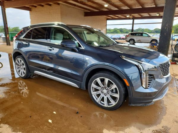 2019 CADILLAC XT4 Premium Luxury