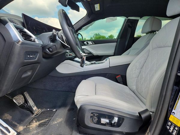 2024 BMW X6 xDrive40i