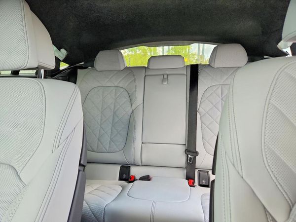 2024 BMW X6 xDrive40i