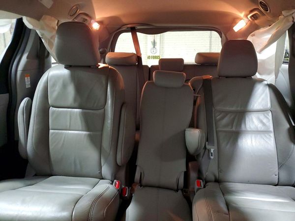 2017 TOYOTA SIENNA