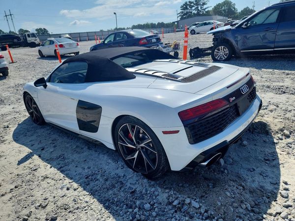 2022 AUDI R8