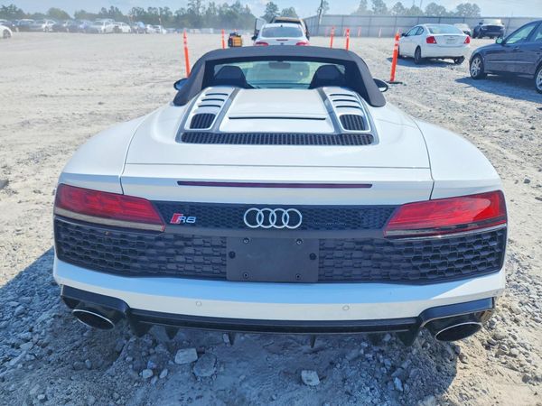 2022 AUDI R8