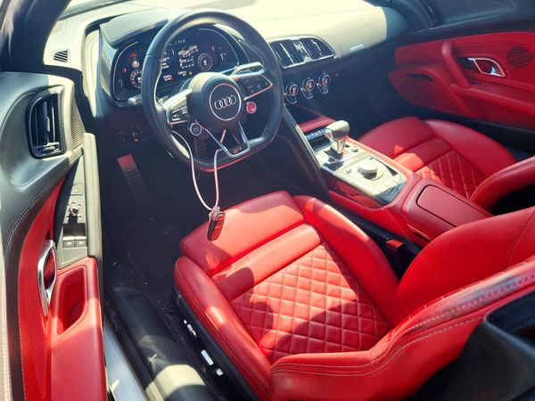 2022 AUDI R8