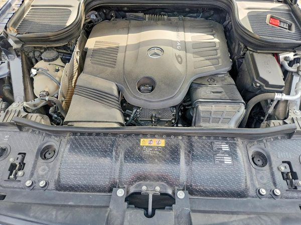 2022 MERCEDES-BENZ GLS GLS450-4M — Engine bay
