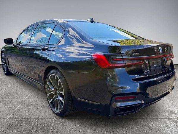 2022 BMW 740 xDrive