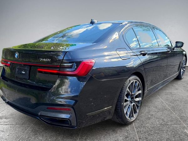 2022 BMW 740 xDrive