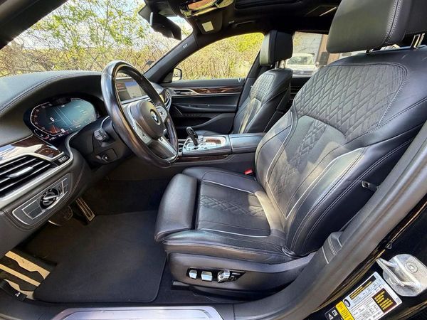 2022 BMW 740 xDrive