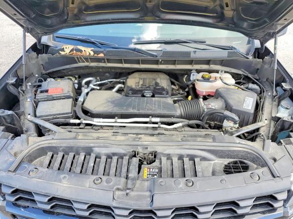 2021 CHEVROLET SILVERADO Custom — Engine bay