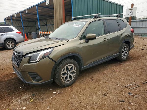 2022 SUBARU FORESTER