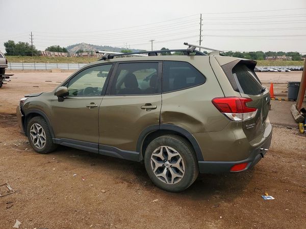 2022 SUBARU FORESTER