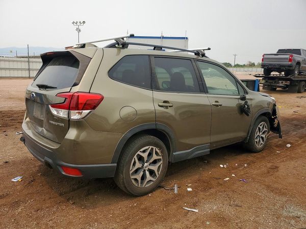 2022 SUBARU FORESTER