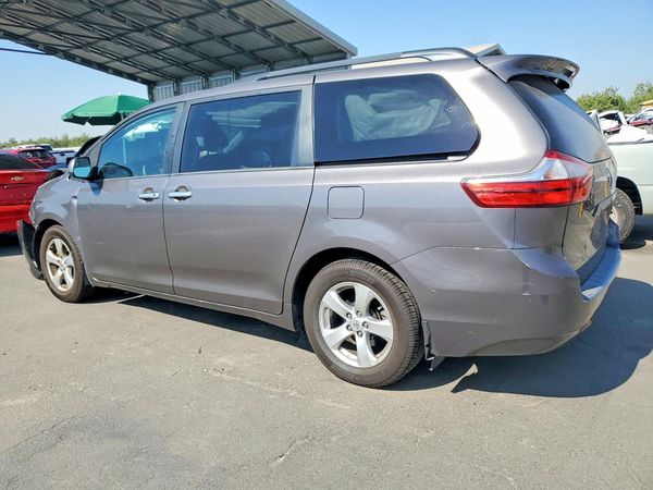 2016 TOYOTA SIENNA