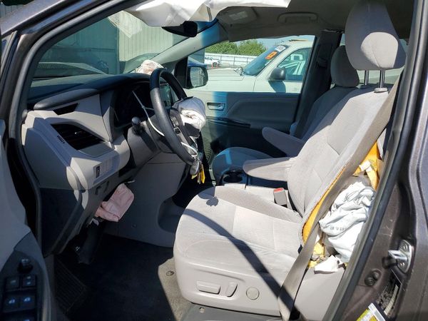 2016 TOYOTA SIENNA