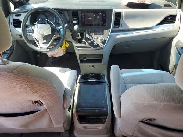2016 TOYOTA SIENNA