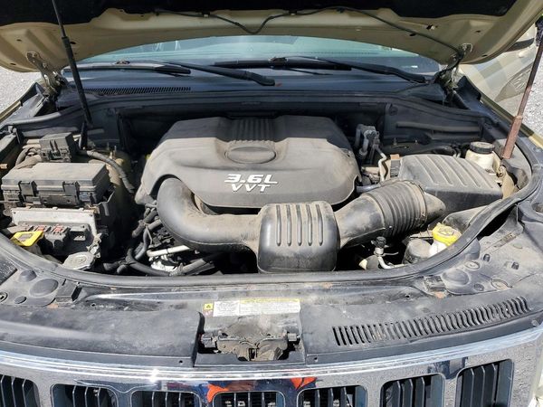 2012 JEEP CHEROKEE Laredo