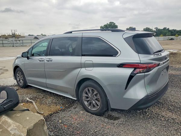2021 TOYOTA SIENNA