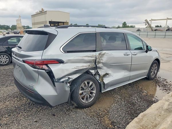 2021 TOYOTA SIENNA