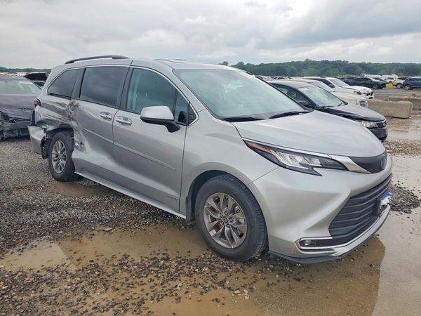 2021 TOYOTA SIENNA