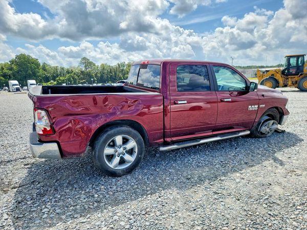 2017 RAM 1500 SLT CREW CAB 4X2