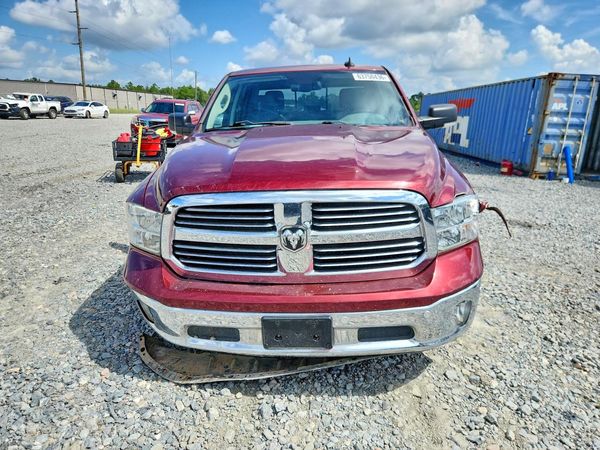 2017 RAM 1500 SLT CREW CAB 4X2