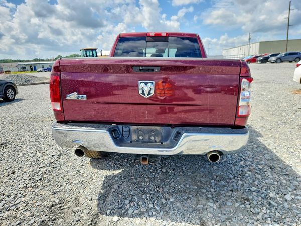 2017 RAM 1500 SLT CREW CAB 4X2