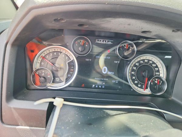 2017 RAM 1500 SLT CREW CAB 4X2