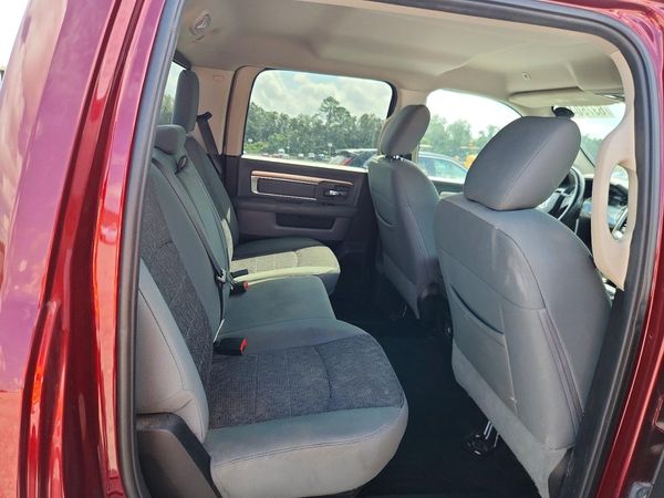 2017 RAM 1500 SLT CREW CAB 4X2
