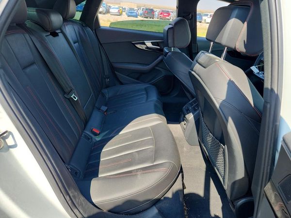 2019 AUDI A4 quattro Premium Plus