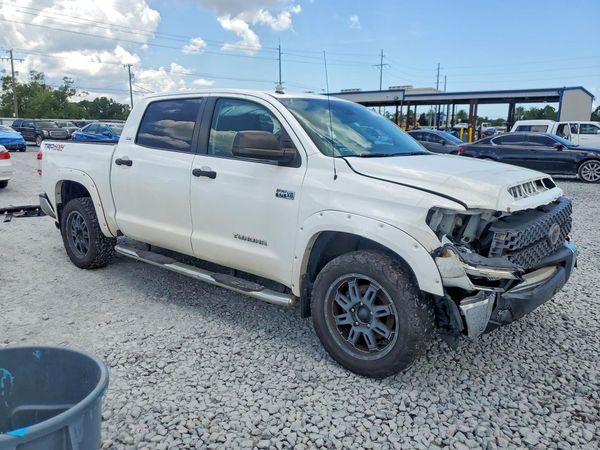 2018 TOYOTA TUNDRA SR5