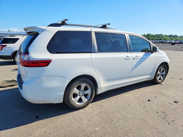 2017 TOYOTA SIENNA LE Mobility/LE