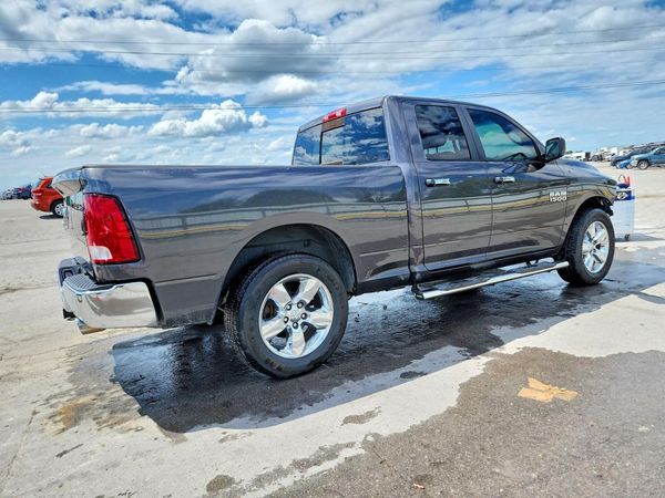 2016 RAM 1500 SLT