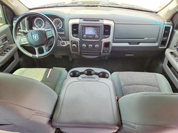 2016 RAM 1500 SLT