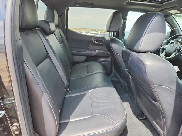 2022 TOYOTA TACOMA SR5