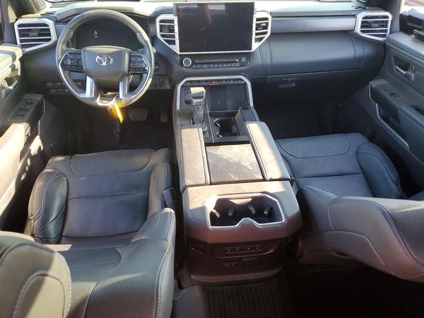 2025 TOYOTA TUNDRA Platinum