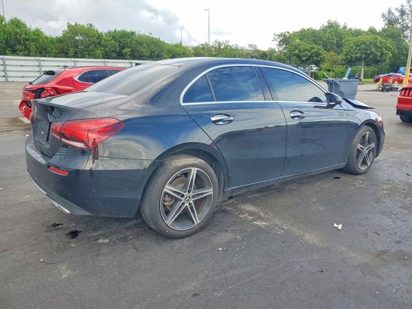 2022 MERCEDES-BENZ A