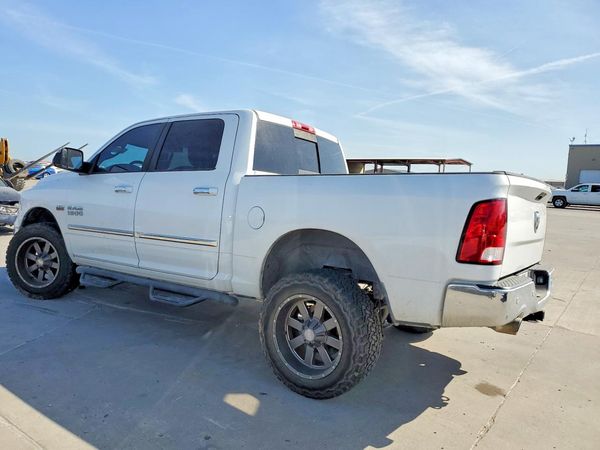 2016 RAM 1500 SLT CREW CAB 4X2